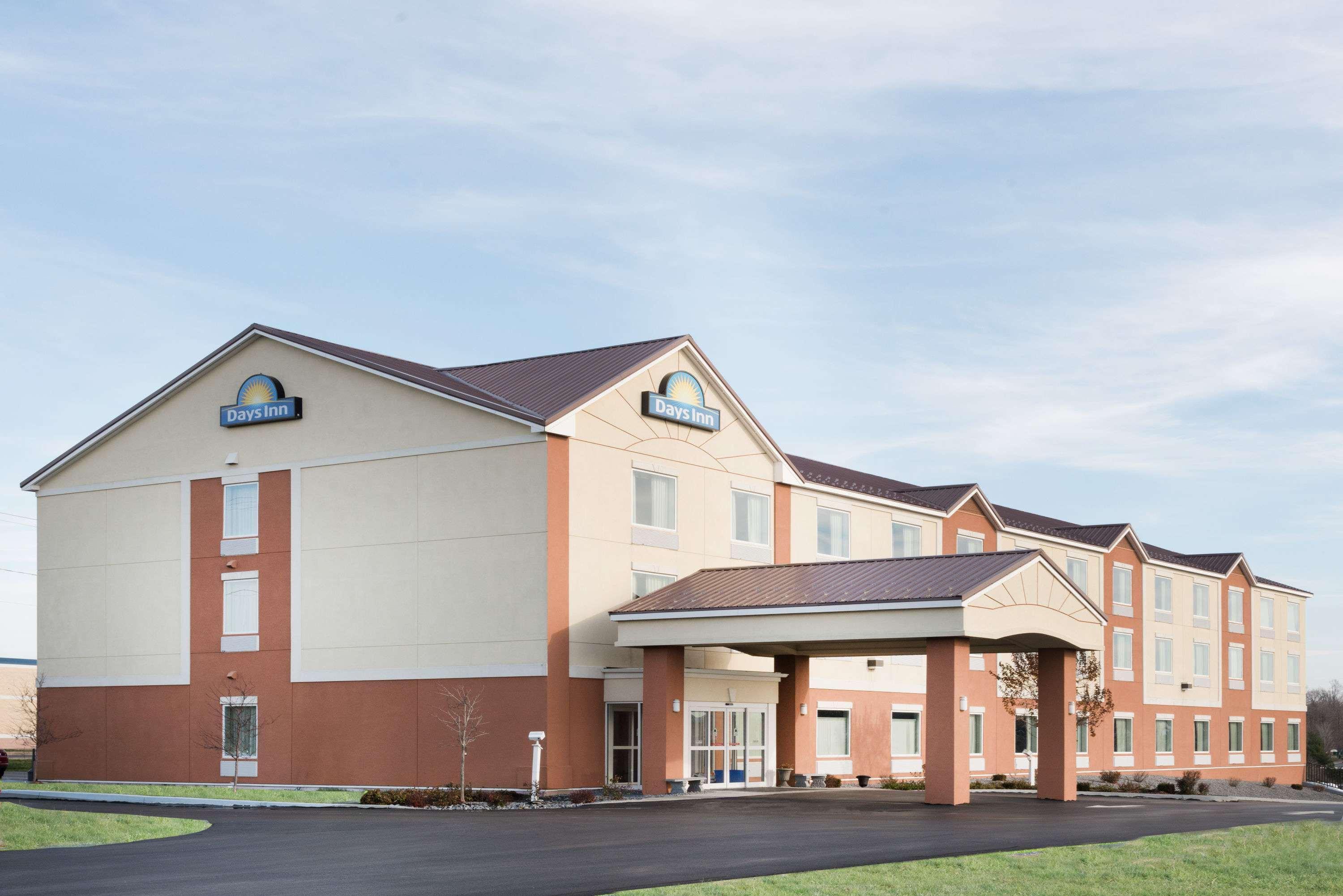 Days Inn By Wyndham Watertown Fort Drum Evans Mills Exterior photo
