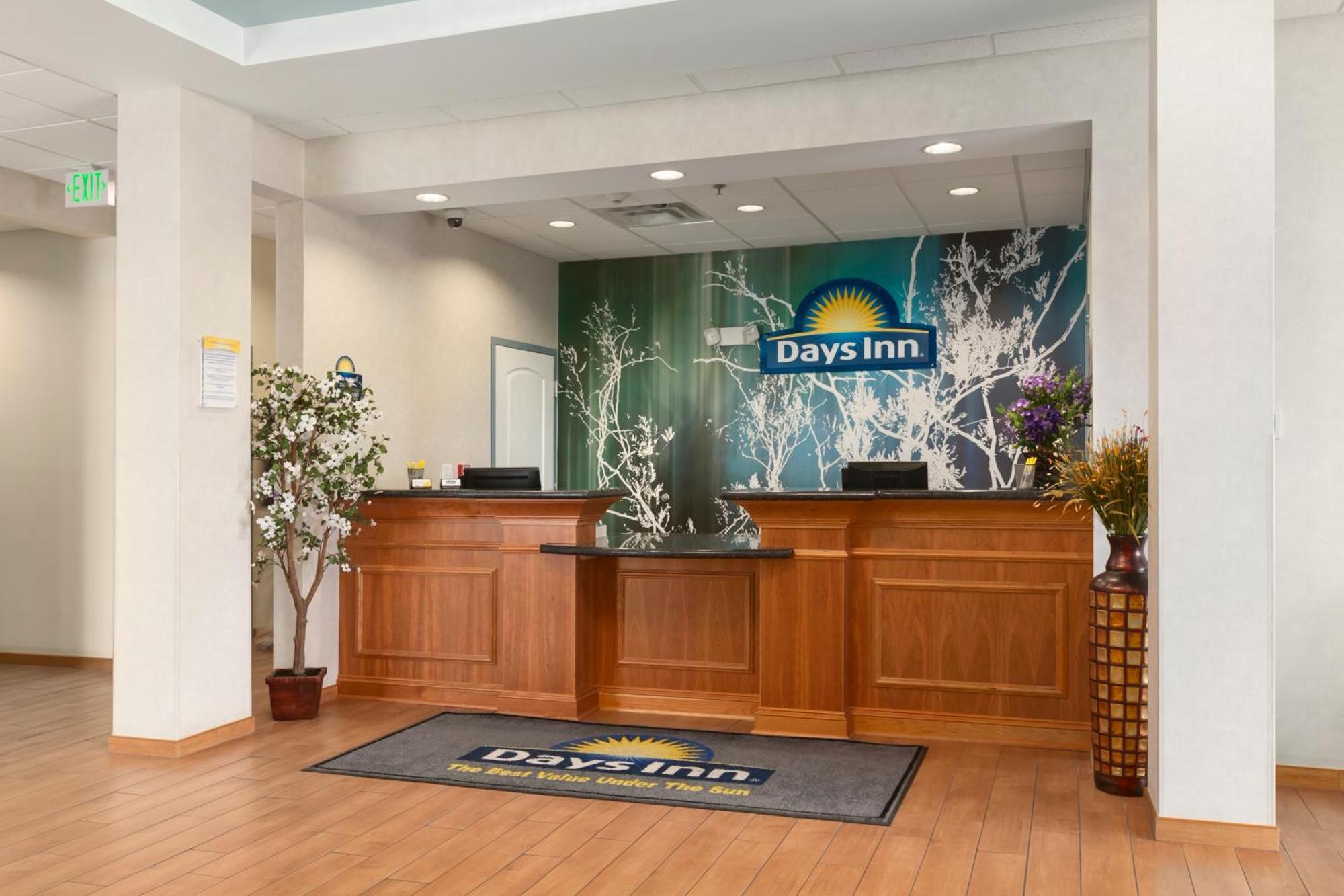 Days Inn By Wyndham Watertown Fort Drum Evans Mills Exterior photo