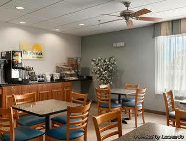 Days Inn By Wyndham Watertown Fort Drum Evans Mills Exterior photo