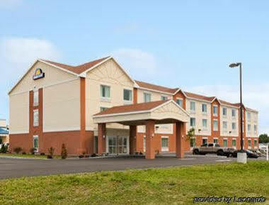 Days Inn By Wyndham Watertown Fort Drum Evans Mills Exterior photo